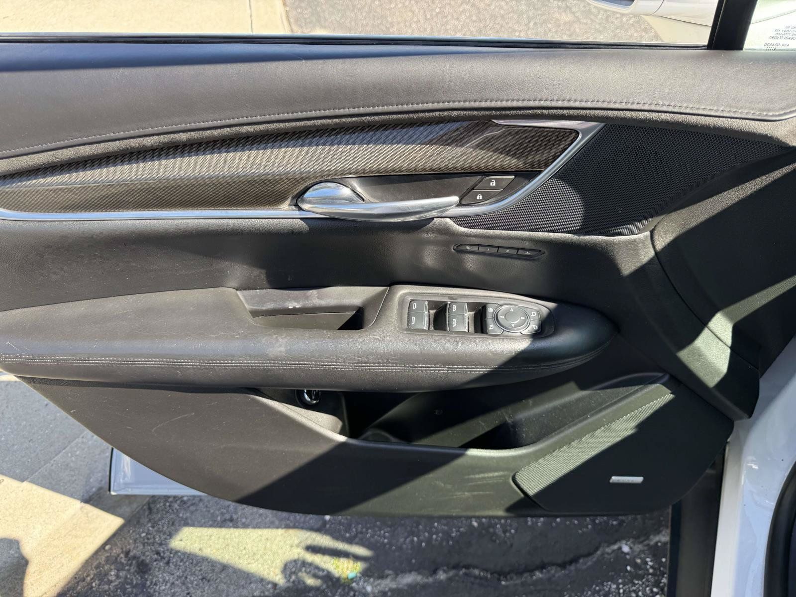 Used 2017 Cadillac XT5 Platinum AWD/4WD image 14