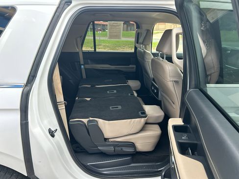 Used 2023 Ford Expedition Max XLT AWD/4WD image 34