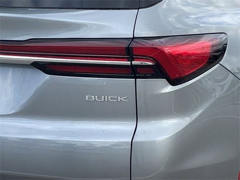 Used 2025 Buick Enclave Preferred image 6