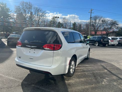 New 2026 Chrysler Voyager LX image 6