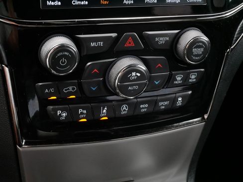 Used 2020 Jeep Grand Cherokee High Altitude AWD/4WD image 23