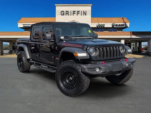 Used 2024 Jeep Gladiator Rubicon w/ Safety Group AWD/4WD image 1