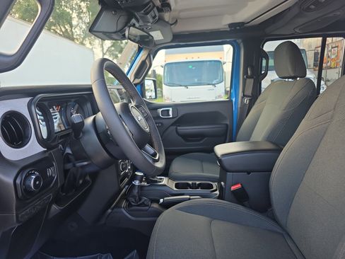 Used 2024 Jeep Wrangler Unlimited Sport AWD/4WD image 22