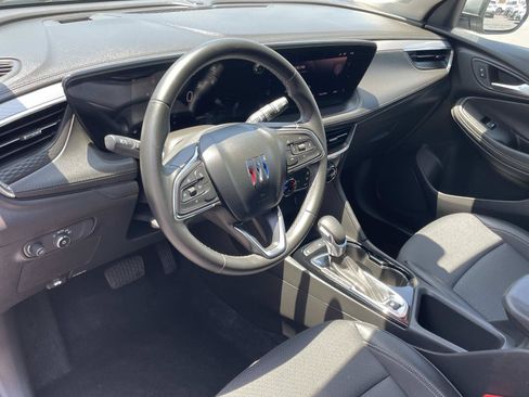 Used 2025 Buick Encore GX Preferred FWD image 9