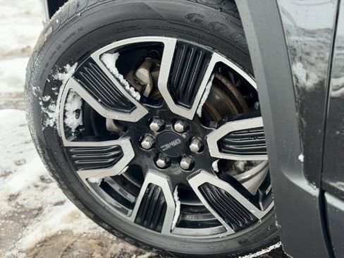 Used 2019 GMC Acadia SLT w/ Black Edition image 30