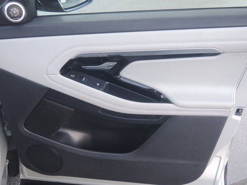 Used 2022 Land Rover Range Rover Evoque R-Dynamic S image 36