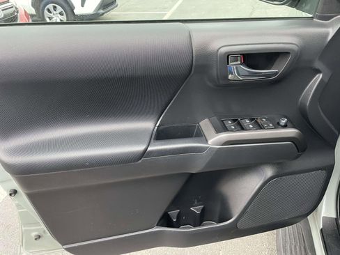 Used 2023 Toyota Tacoma TRD Sport image 21