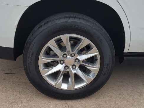 Used 2024 Chevrolet Tahoe Premier AWD/4WD image 3
