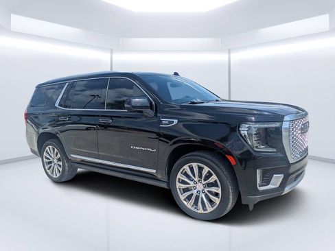 Used 2021 GMC Yukon Denali w/ Denali Premium Package AWD/4WD image 1