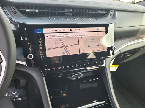 New 2026 Jeep Grand Cherokee Altitude image 18