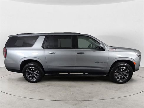 Used 2024 Chevrolet Suburban Z71 w/ Luxury Package image 6