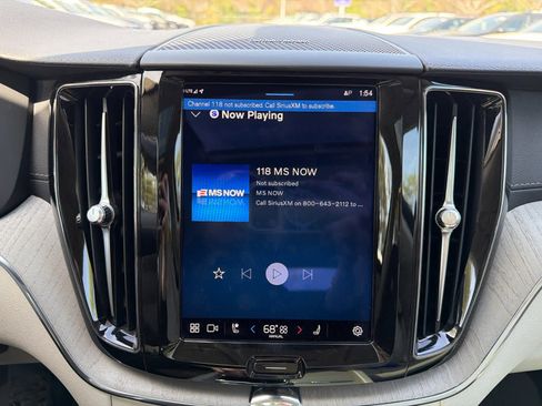 Used 2023 Volvo XC60 B5 Ultimate w/ Climate Package image 31