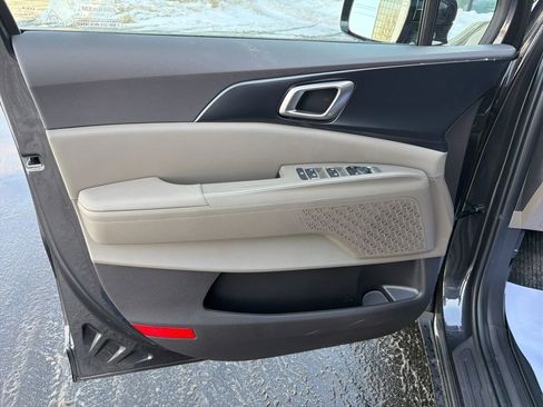 New 2026 Kia Carnival LX FWD image 26