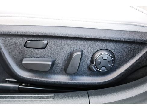 Used 2025 Genesis G70 3.3T Advanced w/ Sport Prestige Package image 29