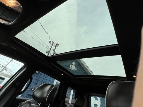 Used 2018 Jeep Grand Cherokee Overland image 15