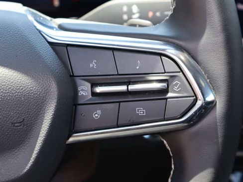 Used 2026 Chevrolet Traverse LT FWD image 14