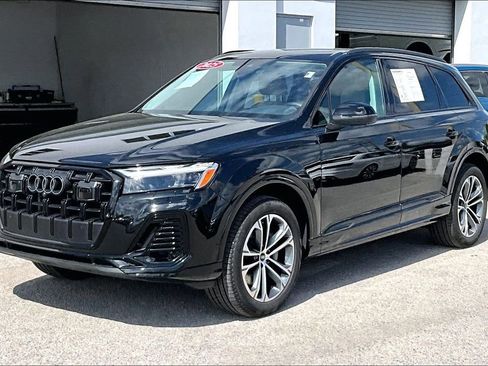 Certified 2025 Audi Q7 2.0T Premium w/ Convenience Plus Package image 9