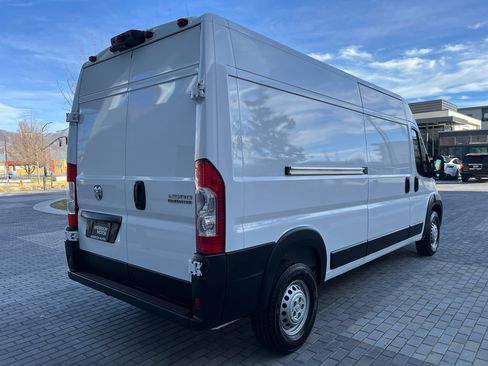 Used 2025 RAM ProMaster 2500 w/ Convenience Group image 7