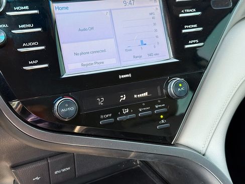 Used 2020 Toyota Camry SE FWD image 15