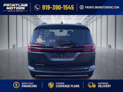 Used 2022 Chrysler Pacifica Touring-L FWD image 7
