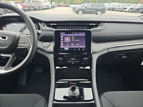 New 2025 Jeep Grand Cherokee Laredo X w/ Trailer Tow Package image 20