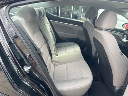 Used 2020 Hyundai Elantra SE FWD image 8