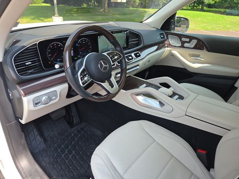 Used 2022 Mercedes-Benz GLS 450 4MATIC image 15