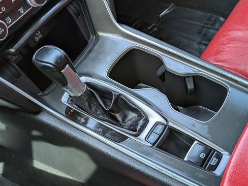 Used 2018 Honda Accord Sport image 28
