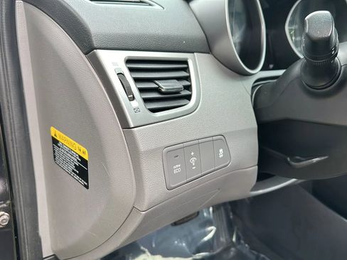 Used 2012 Hyundai Elantra Limited FWD image 31