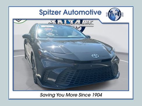 Certified 2025 Toyota Camry SE w/ Convenience Package image 1