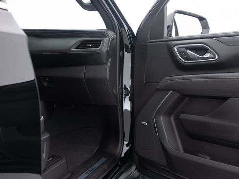 Used 2022 GMC Yukon XL SLT w/ SLT Luxury Package image 32