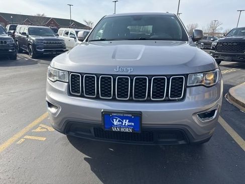 Used 2019 Jeep Grand Cherokee Laredo image 5