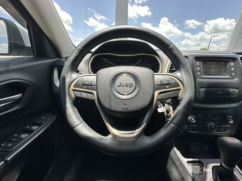 Used 2014 Jeep Cherokee Latitude FWD image 23