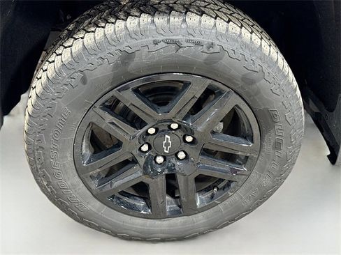Used 2023 Chevrolet Silverado 1500 LT Trail Boss w/ Convenience Package II image 33