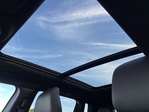 New 2026 Jeep Compass Limited w/ Sun, Sound & Navigation Group AWD/4WD image 25