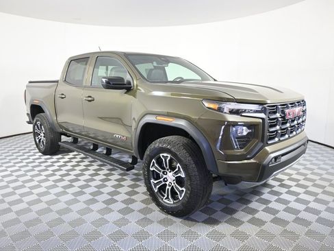 Used 2024 GMC Canyon AT4 w/ AT4 Premium Package AWD/4WD image 10