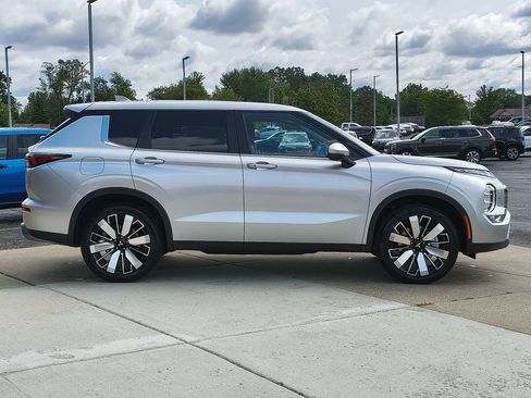New 2026 Mitsubishi Outlander SE AWD/4WD image 15
