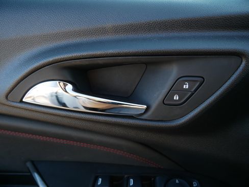 Used 2024 Chevrolet Trax RS w/ Sunroof Package image 27