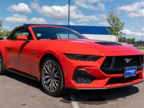 Used 2025 Ford Mustang GT Premium RWD image 5