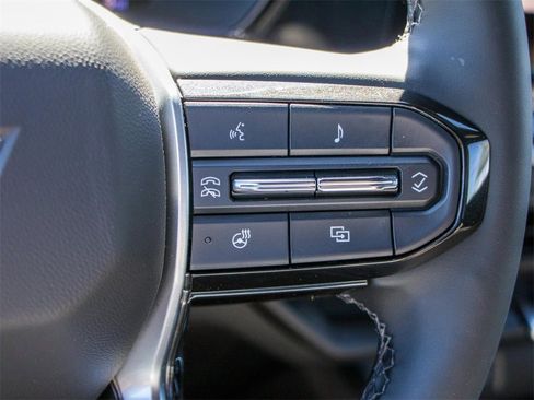 New 2025 Chevrolet Colorado LT w/ LT Convenience Package image 34