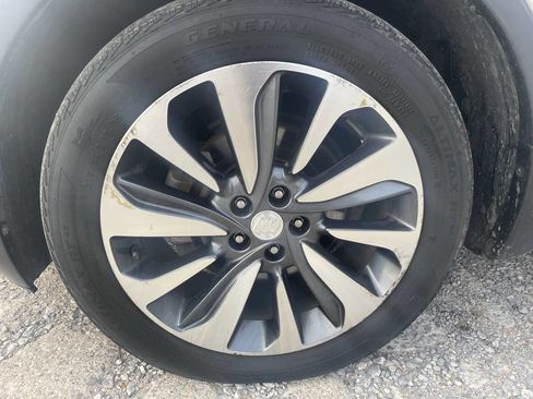 Used 2019 Buick Encore Essence FWD image 16