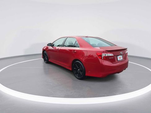 Used 2014 Toyota Camry SE image 6