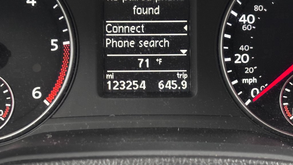 Used 2014 Volkswagen Passat TDI SEL Premium FWD image 15