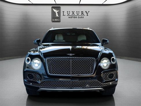 Used 2017 Bentley Bentayga image 8