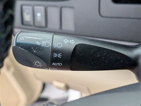 Used 2015 Toyota Camry image 22