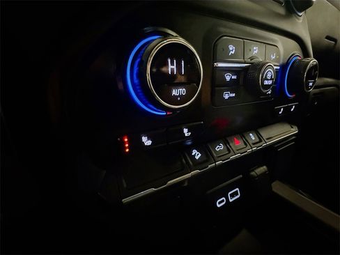 Used 2021 Chevrolet Silverado 1500 LT Trail Boss w/ Bed Protection Package image 23