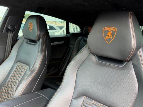 Used 2020 Lamborghini Urus AWD/4WD image 32