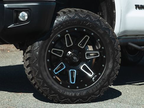 Used 2018 Toyota Tundra SR5 image 3