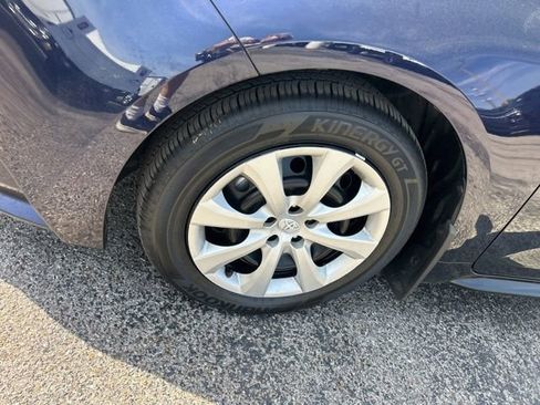 Used 2025 Toyota Corolla LE FWD image 10
