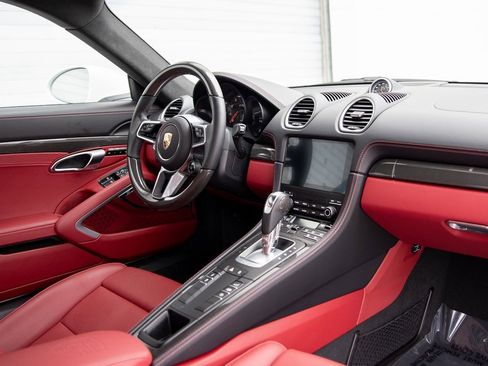 Certified 2025 Porsche 718 Cayman GT4 image 25